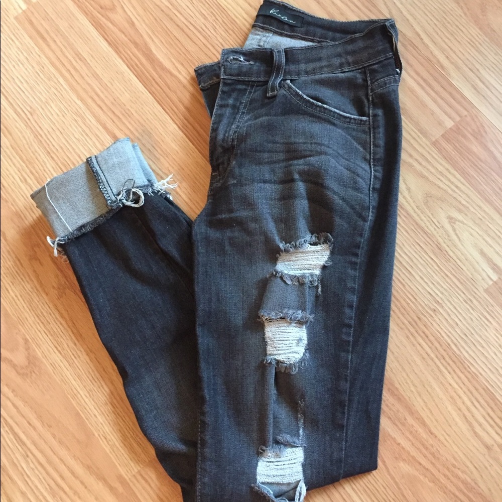 🌸 KanCan Distressed Skinny Jeans BARELY WORN